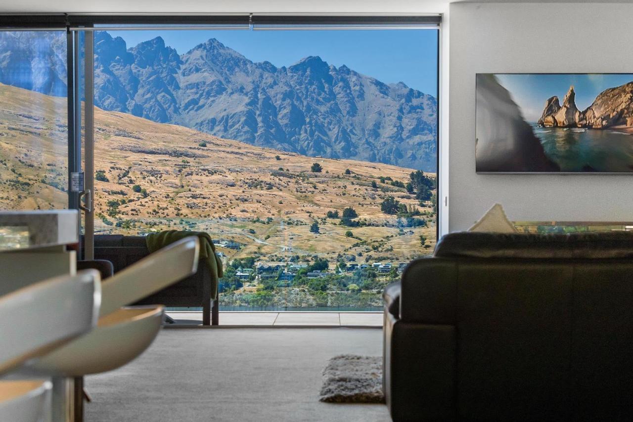 Remarkable Lake View Modern Executive Home Queenstown Exteriör bild