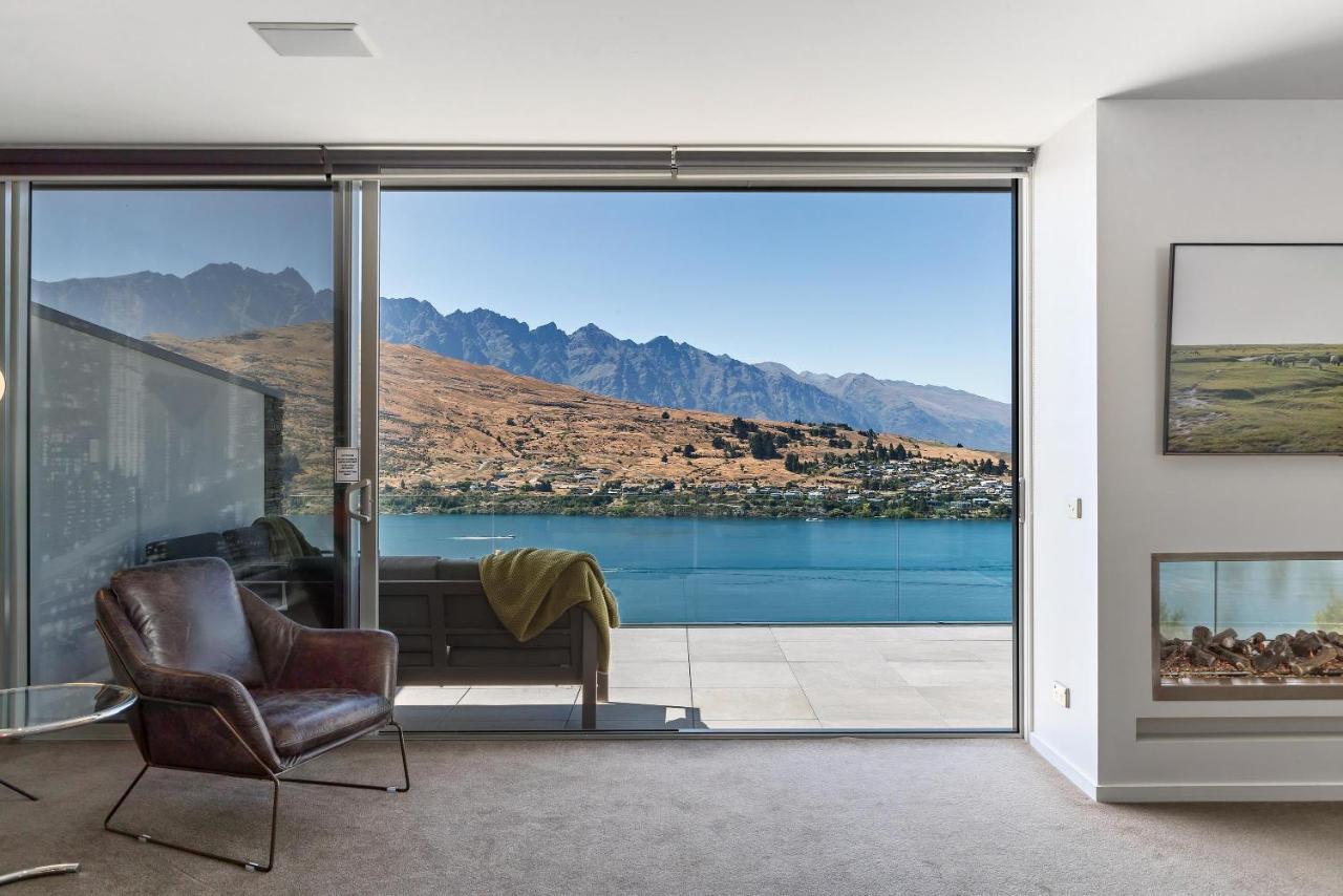 Remarkable Lake View Modern Executive Home Queenstown Exteriör bild