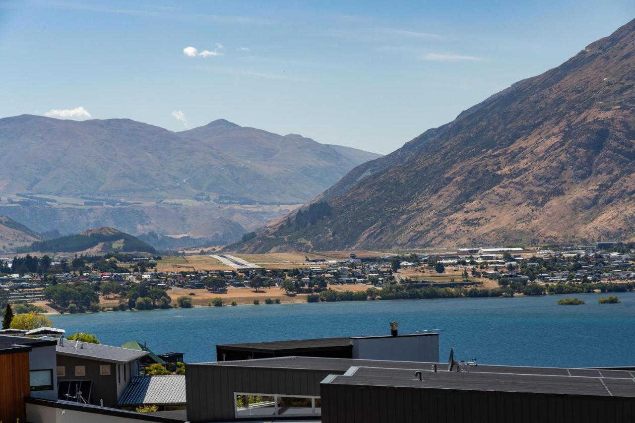 Remarkable Lake View Modern Executive Home Queenstown Exteriör bild